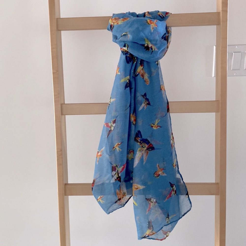 Oversized scarf/shawl | 
Blue with multicolour hummingbird print